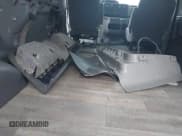 ✅ 2009 Ford Econoline Passenger XL • VIN: 1FBNE31L29DA79117 • Lot: 41187112. Wystawiony na IAAI z przebiegiem 111 731 mil. Bezpłatny archiwum sprzedaży aukcyjnych z USA i szczegółowy raport historii pojazdu na DreamBid. Zdjęcie 12.