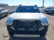 ✅ 2019 Toyota Tacoma SR5 • VIN: 5TFAX5GN5KX160285 • Lot: 43587967. Listed on IAAI with 179,041 mi. Free auction sales archive from the USA and detailed vehicle history report at DreamBid. Image 13.