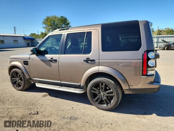 ✅ 2016 Land Rover LR4 HSE • VIN: SALAG2V68GA790122 • Lot: 82500235. Wystawiony na Copart z przebiegiem 163 333 mil. Bezpłatny archiwum sprzedaży aukcyjnych z USA i szczegółowy raport historii pojazdu na DreamBid. Zdjęcie 2.