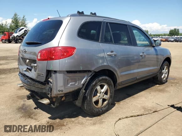 ✅ 2008 Hyundai Santa Fe GL • VIN: 5NMSG73E48H193978 • Lot: 88764815. Listed on Copart with 275,576 mi. Free auction sales archive from the USA and detailed vehicle history report at DreamBid. Image 3.