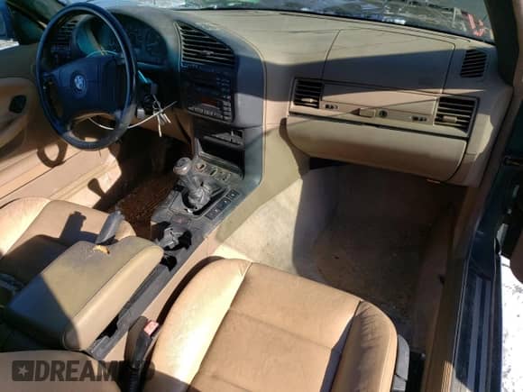 1998 BMW 3 Series 323i z VIN WBABJ732XWEA17086, wystawiony jako Copart lot #45030985 z przebiegiem 224 390 mil mil oraz Czysty tytuł • Clean title. Historia ofert i sprzedaży dostępna na DreamBid. Obrazek 8.