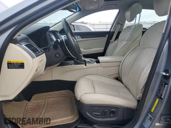 ✅ 2016 Hyundai Genesis 3.8L • VIN: KMHGN4JEXGU128746 • Lot: 82433264. Wystawiony na Copart z przebiegiem 85 934 mil. Bezpłatny archiwum sprzedaży aukcyjnych z USA i szczegółowy raport historii pojazdu na DreamBid. Zdjęcie 7.