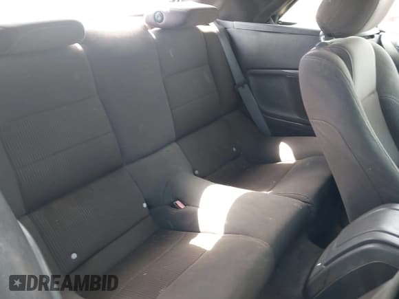 ✅ 2013 Ford Mustang Premium • VIN: 1ZVBP8EM9D5219737 • Lot: 42923892. Wystawiony na IAAI z przebiegiem 131 303 mil. Bezpłatny archiwum sprzedaży aukcyjnych z USA i szczegółowy raport historii pojazdu na DreamBid. Zdjęcie 8.