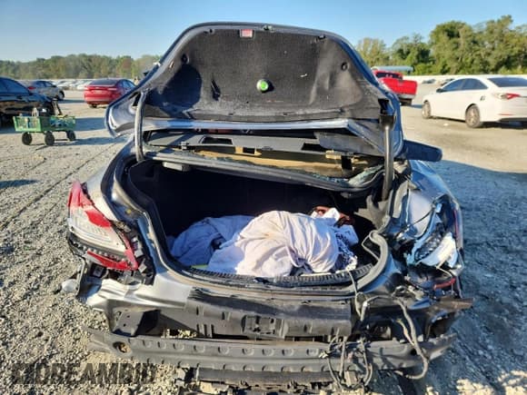 ✅ 2020 Mercedes-Benz C 43 AMG • VIN: W1KWF6EB4LR566285 • Lot: 80092975. Wystawiony na Copart z przebiegiem Nie podano. Bezpłatny archiwum sprzedaży aukcyjnych z USA i szczegółowy raport historii pojazdu na DreamBid. Zdjęcie 6.