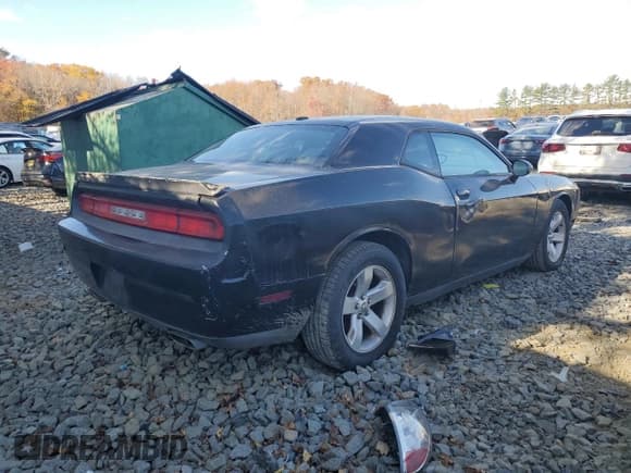 ✅ 2012 Dodge Challenger SXT Plus • VIN: 2C3CDYAG2CH259329 • Лот: 91780585. Опубликован ранее на Copart с пробегом 164 670 миль. Бесплатный доступ к архиву аукционных продаж из США и подробный отчёт об истории автомобиля на DreamBid. Изображение 3.