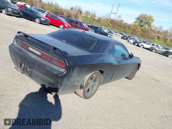 ✅ 2010 Dodge Challenger R/T • VIN: 2B3CJ5DT0AH118804 • Lot: 43715831. Wystawiony na IAAI z przebiegiem 132 963 mil. Bezpłatny archiwum sprzedaży aukcyjnych z USA i szczegółowy raport historii pojazdu na DreamBid. Zdjęcie 4.