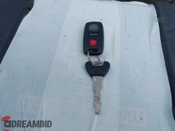 ✅ 2003 Mazda Protege • VIN: JM1BJ245031117566 • Lot: 42349853. Wystawiony na IAAI z przebiegiem 152 784 mil. Bezpłatny archiwum sprzedaży aukcyjnych z USA i szczegółowy raport historii pojazdu na DreamBid. Zdjęcie 11.