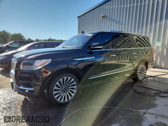 ✅ 2019 Lincoln Navigator Reserve • VIN: 5LMJJ3LT2KEL20606 • Lot: 69802225. Listed on Copart with 129,473 mi. Free auction sales archive from the USA and detailed vehicle history report at DreamBid. Image 1.