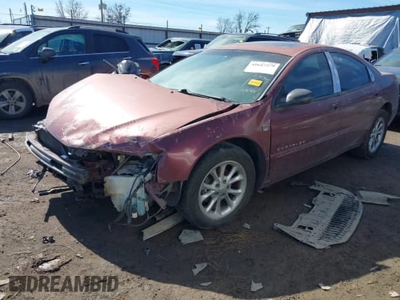 ✅ 2000 Chrysler 300M M • VIN: 2C3HE66G2YH115562 • Lot: 41647279. Wystawiony na IAAI z przebiegiem 238 289 mil. Bezpłatny archiwum sprzedaży aukcyjnych z USA i szczegółowy raport historii pojazdu na DreamBid. Zdjęcie 2.