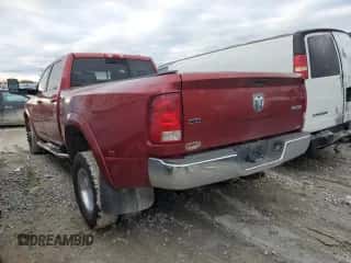 2010 Dodge 3500 Laramie z VIN 3D73Y4CL7AG141055, wystawiony jako Copart lot #81928424 z przebiegiem 340 032 mil mil oraz Szkoda całkowita • Salvage title. Historia ofert i sprzedaży dostępna na DreamBid. Obrazek 2.
