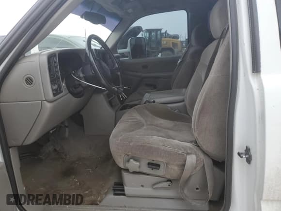 ✅ 2000 GMC Sierra 2500 SLE • VIN: 1GTGK29U1YE139224 • Лот: 45599125. Опубликован ранее на Copart с пробегом 290 042 миль. Бесплатный доступ к архиву аукционных продаж из США и подробный отчёт об истории автомобиля на DreamBid. Изображение 7.