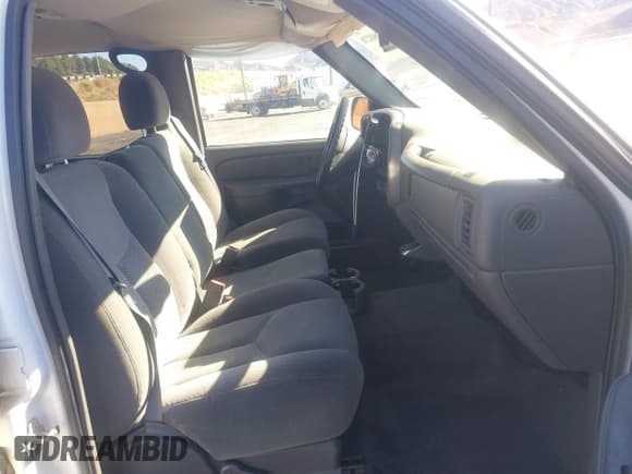 ✅ 2005 Chevrolet Silverado 1500 LS • VIN: 2GCEC13T351381413 • Lot: 43668278. Listed on IAAI with Not provided. Free auction sales archive from the USA and detailed vehicle history report at DreamBid. Image 5.