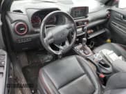 ✅ 2019 Hyundai Kona Ultimate • VIN: KM8K5CA59KU304277 • Лот: 71116444. Опубликован ранее на Copart с пробегом 59 404 миль. Бесплатный доступ к архиву аукционных продаж из США и подробный отчёт об истории автомобиля на DreamBid. Изображение 8.