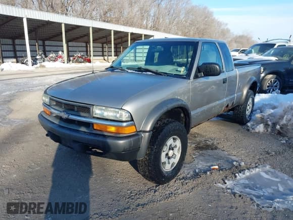 ✅ 2001 Chevrolet S-10 LS ZR2 • VIN: 1GCCT19W018242632 • Лот: 41334261. Опубликован ранее на IAAI с пробегом 189 527 миль. Бесплатный доступ к архиву аукционных продаж из США и подробный отчёт об истории автомобиля на DreamBid. Изображение 2.