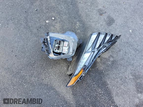 ✅ 2024 Hyundai Tucson SEL • VIN: 5NMJBCDE8RH297280 • Lot: 77343694. Wystawiony na Copart z przebiegiem 29 197 mil. Bezpłatny archiwum sprzedaży aukcyjnych z USA i szczegółowy raport historii pojazdu na DreamBid. Zdjęcie 13.