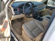 ✅ 2007 Chevrolet Suburban LT • VIN: 1GNFK16327J314174 • Lot: 75510724. Wystawiony na Copart z przebiegiem 238 415 mil. Bezpłatny archiwum sprzedaży aukcyjnych z USA i szczegółowy raport historii pojazdu na DreamBid. Zdjęcie 8.