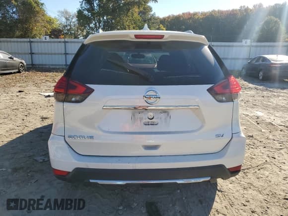 ✅ 2017 Nissan Rogue SV • VIN: 5N1AT2MT5HC730214 • Lot: 89713305. Listed on Copart with 187,297 mi. Free auction sales archive from the USA and detailed vehicle history report at DreamBid. Image 6.