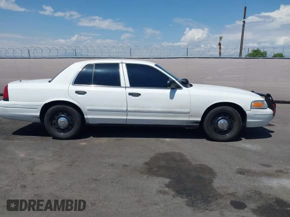 ✅ 2008 Ford Police Interceptor • VIN: 2FAFP71V58X173251 • Lot: 42785750. Listed on IAAI with Not provided. Free auction sales archive from the USA and detailed vehicle history report at DreamBid. Image 12.