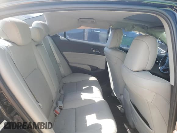 ✅ 2017 Acura ILX • VIN: 19UDE2F30HA006257 • Lot: 57818645. Listed on Copart with 83,050 mi. Free auction sales archive from the USA and detailed vehicle history report at DreamBid. Image 10.