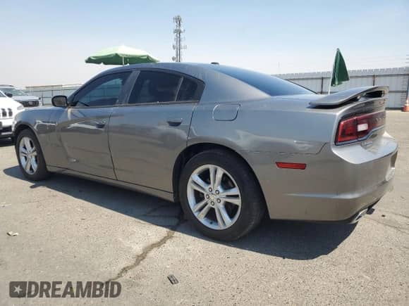 2011 Dodge Charger RT Max z VIN 2B3CM5CT7BH572428, wystawiony jako Copart lot #71529625 z przebiegiem 137 752 mil mil oraz Szkoda całkowita • Salvage title. Historia ofert i sprzedaży dostępna na DreamBid. Obrazek 2.