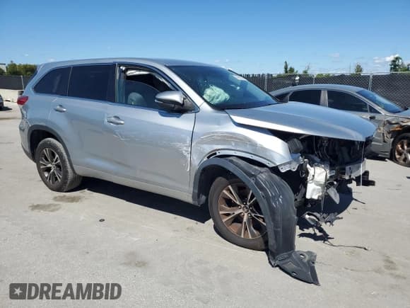 ✅ 2018 Toyota Highlander LE • VIN: 5TDZZRFH9JS238765 • Лот: 86606025. Опубликован ранее на Copart с пробегом 193 857 миль. Бесплатный доступ к архиву аукционных продаж из США и подробный отчёт об истории автомобиля на DreamBid. Изображение 4.