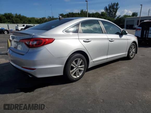 2015 Hyundai Sonata SE with VIN 5NPE24AFXFH198365, listed as a Copart auction lot 90492475 with 116,839 mi miles and Salvage title. Bid and sale history available at DreamBid. Image 3.
