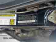 2019 Toyota Camry LE z VIN 4T1B11HK0KU794720, wystawiony jako Copart lot #66700455 z przebiegiem 102 818 mil mil oraz Czysty tytuł • Clean title. Historia ofert i sprzedaży dostępna na DreamBid. Obrazek 12.