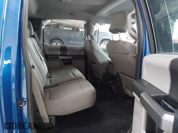 ✅ 2017 Ford F-150 XL • VIN: 1FTEW1C8XHKD33723 • Lot: 42431003. Listed on IAAI with 142,921 mi. Free auction sales archive from the USA and detailed vehicle history report at DreamBid. Image 8.