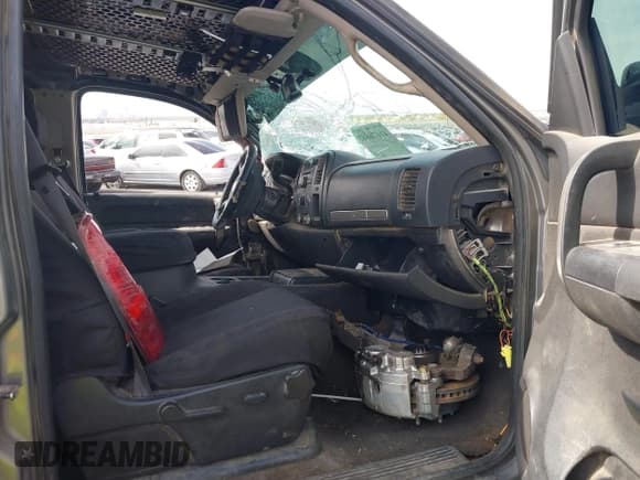 ✅ 2008 Chevrolet Silverado 2500HD LTZ • VIN: 1GCHK236X8F107042 • Лот: 41676842. Опубликован ранее на IAAI с пробегом 329 026 миль. Бесплатный доступ к архиву аукционных продаж из США и подробный отчёт об истории автомобиля на DreamBid. Изображение 5.