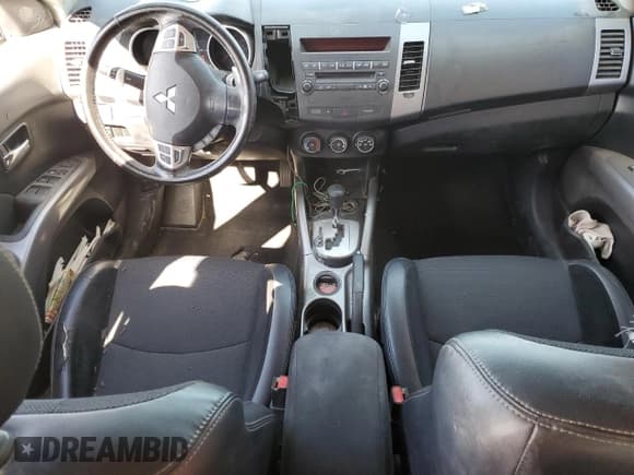 ✅ 2011 Mitsubishi Outlander SE • VIN: JA4AS3AW5BU031625 • Lot: 42785635. Listed on Copart with 125,062 mi. Free auction sales archive from the USA and detailed vehicle history report at DreamBid. Image 8.
