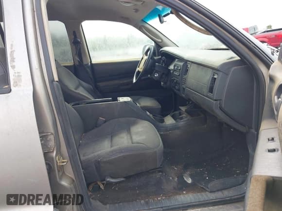 ✅ 2001 Dodge Durango • VIN: 1B4HR28N51F542517 • Lot: 42471264. Wystawiony na IAAI z przebiegiem 145 038 mil. Bezpłatny archiwum sprzedaży aukcyjnych z USA i szczegółowy raport historii pojazdu na DreamBid. Zdjęcie 5.