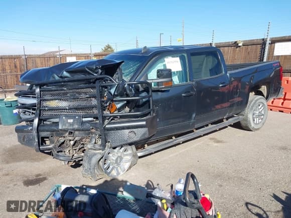 ✅ 2018 Chevrolet Silverado 2500HD LT • VIN: 1GC1KVEG3JF231734 • Лот: 41511956. Опубликован ранее на IAAI с пробегом Не указан. Бесплатный доступ к архиву аукционных продаж из США и подробный отчёт об истории автомобиля на DreamBid. Изображение 2.