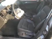 ✅ 2021 Volkswagen Golf TSI • VIN: 3VWG57AUXMM012764 • Lot: 87458764. Wystawiony na Copart z przebiegiem 58 301 mil. Bezpłatny archiwum sprzedaży aukcyjnych z USA i szczegółowy raport historii pojazdu na DreamBid. Zdjęcie 7.