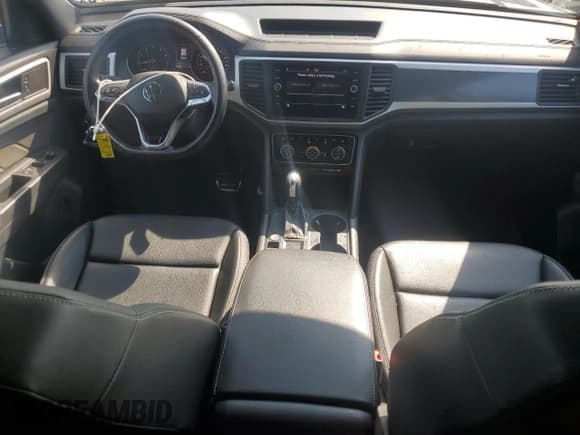 ✅ 2021 Volkswagen Atlas SE • VIN: 1V2PE2CA7MC219525 • Lot: 66488275. Listed on Copart with 60,545 mi. Free auction sales archive from the USA and detailed vehicle history report at DreamBid. Image 8.