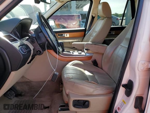 ✅ 2010 Land Rover Range Rover Sport HSE Lux • VIN: SALSK2D48AA252434 • Lot: 67906285. Listed on Copart with 125,662 mi. Free auction sales archive from the USA and detailed vehicle history report at DreamBid. Image 7.