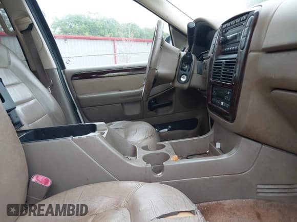 ✅ 2003 Ford Explorer • VIN: 1FMDU65K43ZB00746 • Лот: 41808761. Опубликован ранее на IAAI с пробегом 219 898 миль. Бесплатный доступ к архиву аукционных продаж из США и подробный отчёт об истории автомобиля на DreamBid. Изображение 5.