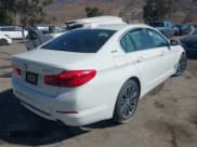 ✅ 2019 BMW 5 Series 530e • VIN: WBAJA9C58KB253858 • Lot: 43585620. Wystawiony na IAAI z przebiegiem 127 277 mil. Bezpłatny archiwum sprzedaży aukcyjnych z USA i szczegółowy raport historii pojazdu na DreamBid. Zdjęcie 4.