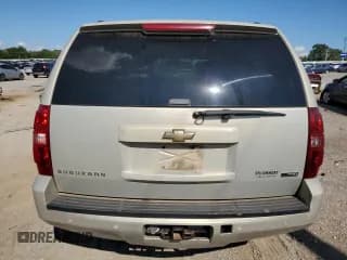✅ 2007 Chevrolet Suburban LTZ • VIN: 3GNFK16337G190093 • Lot: 68565854. Wystawiony na Copart z przebiegiem 173 714 mil. Bezpłatny archiwum sprzedaży aukcyjnych z USA i szczegółowy raport historii pojazdu na DreamBid. Zdjęcie 6.