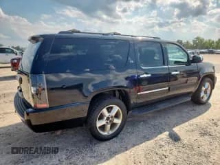 ✅ 2014 Chevrolet Suburban LTZ • VIN: 1GNSCKE02ER141800 • Lot: 71108015. Wystawiony na Copart z przebiegiem 253 151 mil. Bezpłatny archiwum sprzedaży aukcyjnych z USA i szczegółowy raport historii pojazdu na DreamBid. Zdjęcie 3.