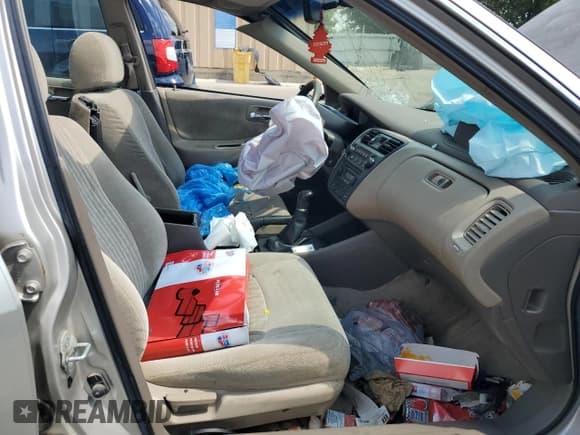 ✅ 1998 Honda Accord EX • VIN: 1HGCG5550WA158272 • Лот: 64352155. Опубликован ранее на Copart с пробегом Не указан. Бесплатный доступ к архиву аукционных продаж из США и подробный отчёт об истории автомобиля на DreamBid. Изображение 7.