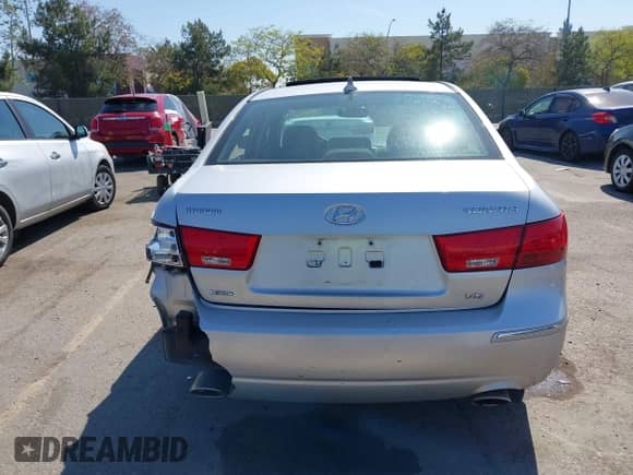 2009 Hyundai Sonata SE with VIN 5NPEU46F39H427332, listed as a IAAI auction lot 41991055 with 88,722 mi miles and . Bid and sale history available at DreamBid. Image 17.