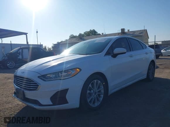 ✅ 2020 Ford Fusion SE • VIN: 3FA6P0LU5LR266094 • Lot: 43575328. Wystawiony na IAAI z przebiegiem 159 974 mil. Bezpłatny archiwum sprzedaży aukcyjnych z USA i szczegółowy raport historii pojazdu na DreamBid. Zdjęcie 2.