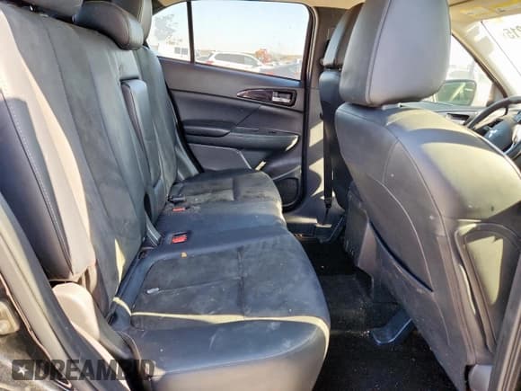 ✅ 2024 Mitsubishi Eclipse Cross SE • VIN: JA4ATWAA5RZ034833 • Lot: 92895215. Wystawiony na Copart z przebiegiem 29 510 mil. Bezpłatny archiwum sprzedaży aukcyjnych z USA i szczegółowy raport historii pojazdu na DreamBid. Zdjęcie 10.