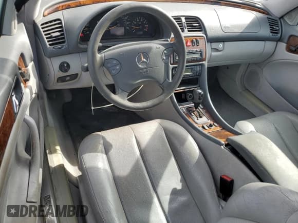 ✅ 2002 Mercedes-Benz CLK 320/430 • VIN: WDBLJ65G52T112344 • Lot: 92350215. Wystawiony na Copart z przebiegiem 126 488 mil. Bezpłatny archiwum sprzedaży aukcyjnych z USA i szczegółowy raport historii pojazdu na DreamBid. Zdjęcie 8.