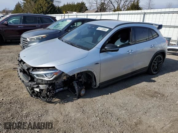 ✅ 2022 Mercedes-Benz GLA 45 AMG • VIN: W1N4N5DB2NJ381369 • Лот: 45713095. Опубликован ранее на Copart с пробегом 28 354 миль. Бесплатный доступ к архиву аукционных продаж из США и подробный отчёт об истории автомобиля на DreamBid. Изображение 1.