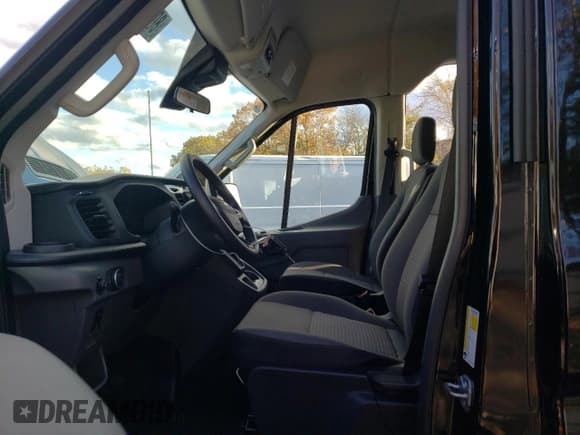 ✅ 2025 Ford Transit Passenger XLT • VIN: 1FBAX2C82SKA56899 • Lot: 80873315. Listed on Copart with 4,730 mi. Free auction sales archive from the USA and detailed vehicle history report at DreamBid. Image 7.