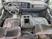 ✅ 2006 Chevrolet Silverado 2500HD Work Truck • VIN: 1GCHC23U66F225095 • Лот: 81761925. Опубликован ранее на Copart с пробегом 355 706 миль. Бесплатный доступ к архиву аукционных продаж из США и подробный отчёт об истории автомобиля на DreamBid. Изображение 8.