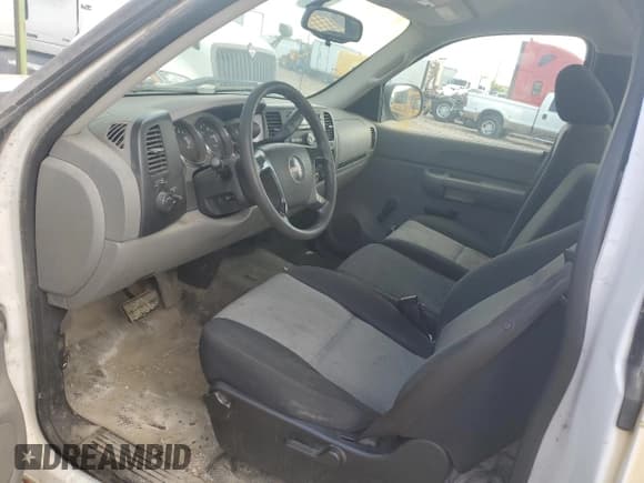 ✅ 2008 GMC Sierra 2500HD Work Truck • VIN: 1GTHC24K48E115507 • Lot: 67356875. Wystawiony na Copart z przebiegiem 179 435 mil. Bezpłatny archiwum sprzedaży aukcyjnych z USA i szczegółowy raport historii pojazdu na DreamBid. Zdjęcie 8.