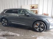 ✅ 2019 Audi e-tron Prestige • VIN: WA1VAAGE8KB006365 • Lot: 43763617. Wystawiony na IAAI z przebiegiem 45 411 mil. Bezpłatny archiwum sprzedaży aukcyjnych z USA i szczegółowy raport historii pojazdu na DreamBid. Zdjęcie 13.