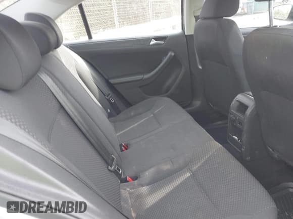 ✅ 2014 Volkswagen Jetta S • VIN: 3VW2K7AJ7EM313535 • Lot: 41786112. Wystawiony na IAAI z przebiegiem 63 694 mil. Bezpłatny archiwum sprzedaży aukcyjnych z USA i szczegółowy raport historii pojazdu na DreamBid. Zdjęcie 8.